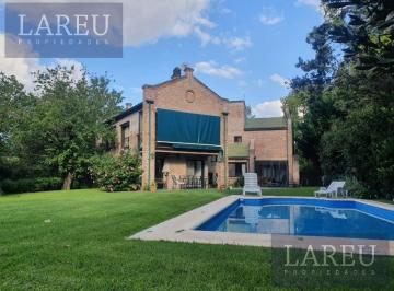 Casa · 265m² · 5 Ambientes · 2 Cocheras · Casa en Venta con Renta - El Estribo