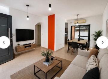 Casa · 60m² · 3 Ambientes · 1 Cochera · Dúplex en Ituzaingo