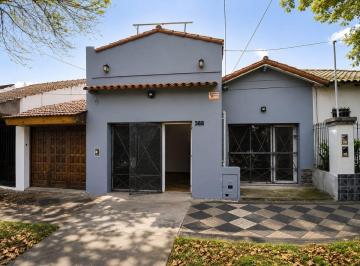 Local comercial de 2 ambientes, Esteban Echeverría · Local en Alquiler con Doble Entrada, a m del Centro de Monte Grande