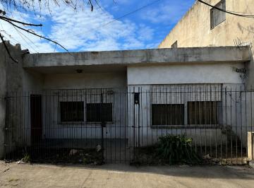 Casa · 170m² · 4 Ambientes · 3 Cocheras · Casa Venta 4 Ambientes Cochera Berazategui