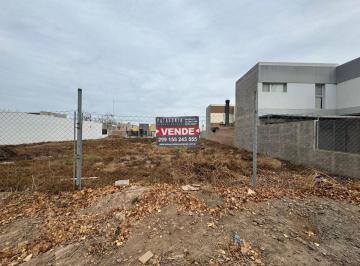 Terreno , Cipolletti · Terreno 444 m² en Venta en Barrio Los Lirios - Cipolletti