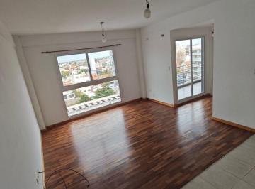 Departamento 49m² Alquiler Wilde · Dos Ambientes con Balcón en Alquiler, Pleno Centro de Wilde.