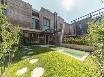 Casa · 104m² · 5 Ambientes · 1 Cochera · Casa 3 Dorm. de Oportunidad con Pileta y Cochera en Fisherton