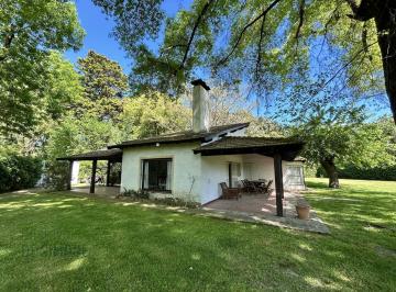 Casa · 130m² · 3 Ambientes · 2 Cocheras · Venta Casa Quinta con Pileta en Tortuguitas. Apto Credito