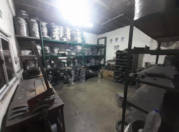 Bodega-Galpón · 260m² · 4 Ambientes · Galpon con Vivienda