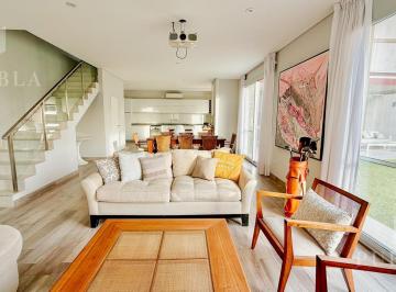 Casa · 427m² · 5 Ambientes · 2 Cocheras · Casa en Aero Country Club