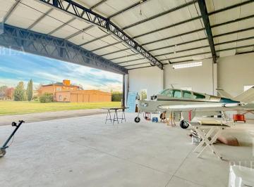Casa · 427m² · 5 Ambientes · 2 Cocheras · Casa en Aero Country Club