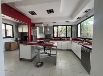 Casa · 400m² · 5 Ambientes · Venta - Casa Barrio Privado - Las Pérgolas - Cipolletti