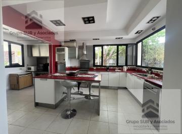 Casa · 400m² · 5 Ambientes · Venta - Casa Barrio Privado - Las Pérgolas - Cipolletti