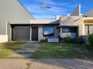 Casa · 68m² · 2 Ambientes · 2 Cocheras · Casa en Docta - Apta Credito.