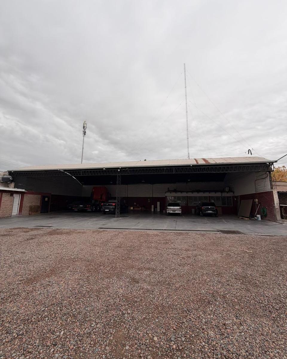 Virgen de Lourdes 92, Luzuriaga, Mendoza