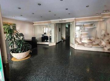 Departamento · 85m² · 3 Ambientes · Venta Departamento Muy Amplio, de 3 Ambientes en Monserrat. Apto Credito, U$s105.000.
