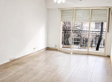 Departamento de 3 ambientes, Villa Urquiza · Venta Depto 3 Amb. Al Frente con Balcon y Baulera