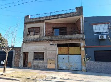 Casa · 330m² · 3 Ambientes · Casa de 3 Ambientes en Planta Alta con Galpon de 260 m²