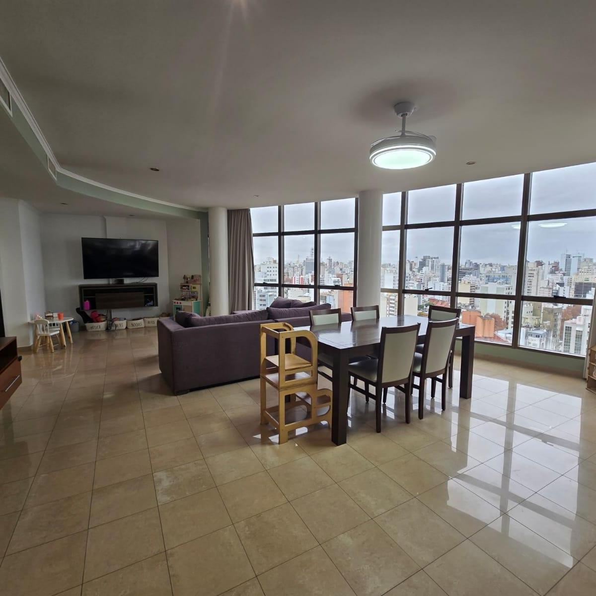 44 Esquina 14 Piso 15