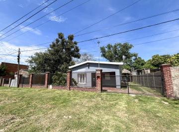 Casa · 130m² · 5 Ambientes · 2 Cocheras · Alquiler Casa 3 Dorm.. Pérez.