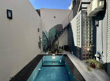 Casa · 180m² · 5 Ambientes · 1 Cochera · Casa de Tres Dorm. y Cochera en Pichincha
