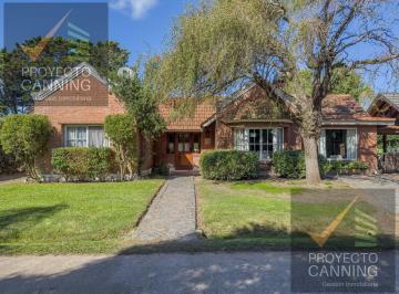 Casa · 140m² · 4 Ambientes · Casa en Venta en Barrio Campos de Echeverria Canning