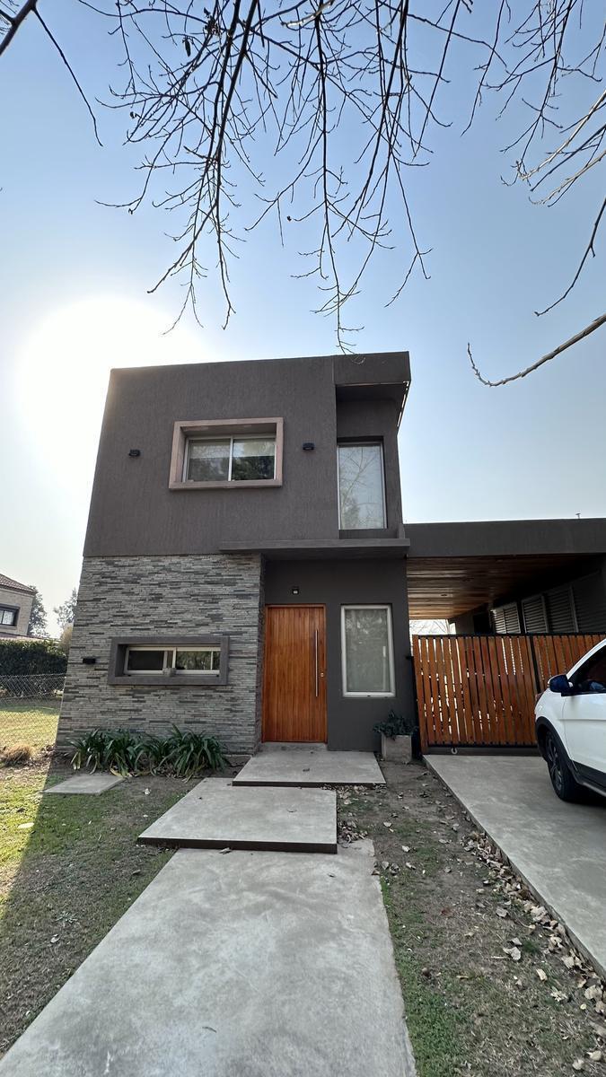 Casa 3 Dormitorios en Venta - Barrio Privado "los Pasos Country - Barrios del Jockey" - Fisherton