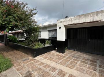 Casa · 154m² · 3 Dormitorios · 1 Cochera · Casa en Yofre I