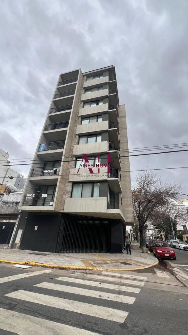 Jaramillo 3800. Entre Romulo Naon y Washington
