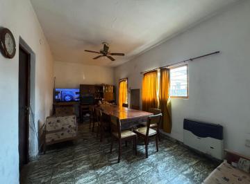 Casa · 89m² · 3 Ambientes · 1 Cochera · Casa en Sarmiento