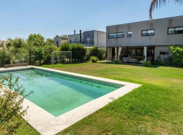 Casa · 247m² · 5 Ambientes · 2 Cocheras · Venta Casa 5amb B. San Isidro Labrador, Dique Lujan