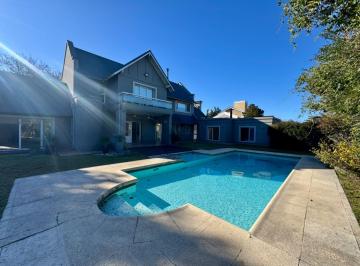 Casa · 380m² · 7 Ambientes · 3 Cocheras · Casa Venta 7 Amb. Bco Provincia con Financiacion