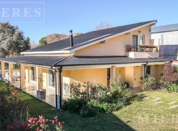 Casa · 178m² · 3 Ambientes · Casa en Venta Los Aromos, Loma Verde