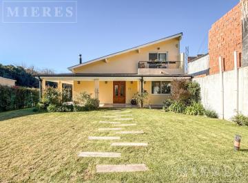 Casa · 178m² · 3 Ambientes · Casa en Venta Los Aromos, Loma Verde