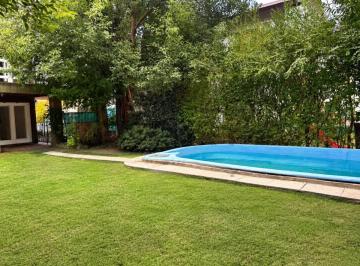 Casa · 110m² · 3 Ambientes · 3 Cocheras · Casa de Dos Plantas con Gran Potencial en Barrio Consolidado - Maschwitz Country Club