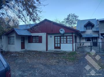 Casa · 172m² · 6 Ambientes · 1 Cochera · Venta Casa 3 Habitaciones Dpto - Zona Centro - San Martin de Los Andes