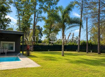 Casa · 413m² · 7 Ambientes · 4 Cocheras · Casa en Venta de 7 Ambientes en Parque Leloir