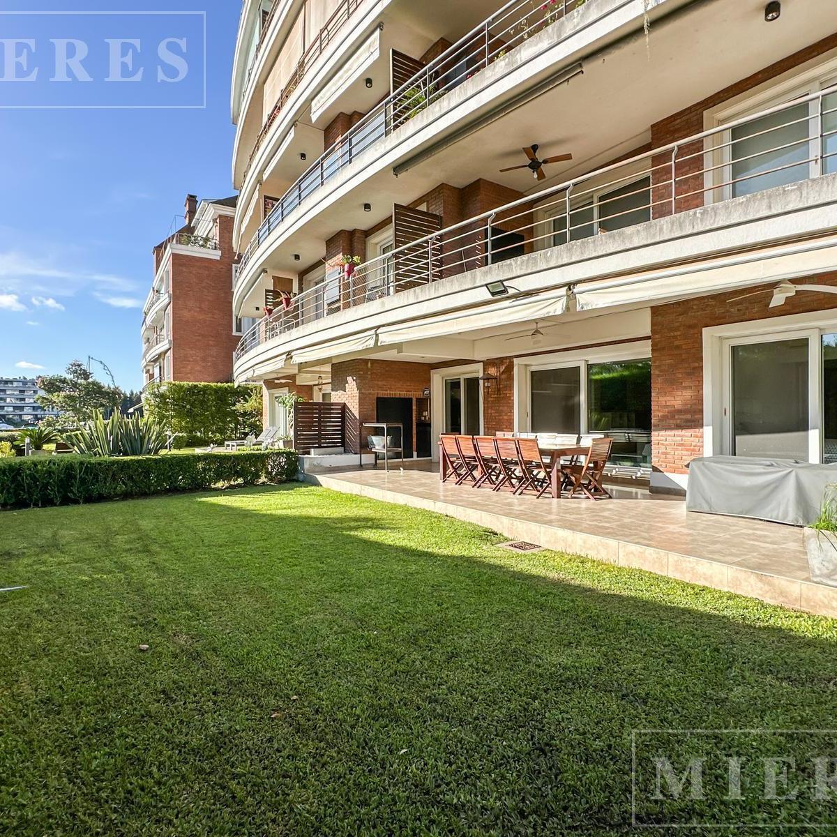 Departamento con Jardín de 3 Ambientes en Miradores de la Bahia, Nordelta.