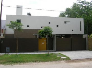 Casa · 240m² · 5 Ambientes · 2 Cocheras · Casa - City Bell