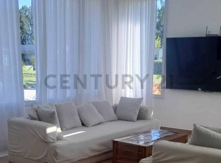 Casa · 160m² · 5 Ambientes · 1 Cochera