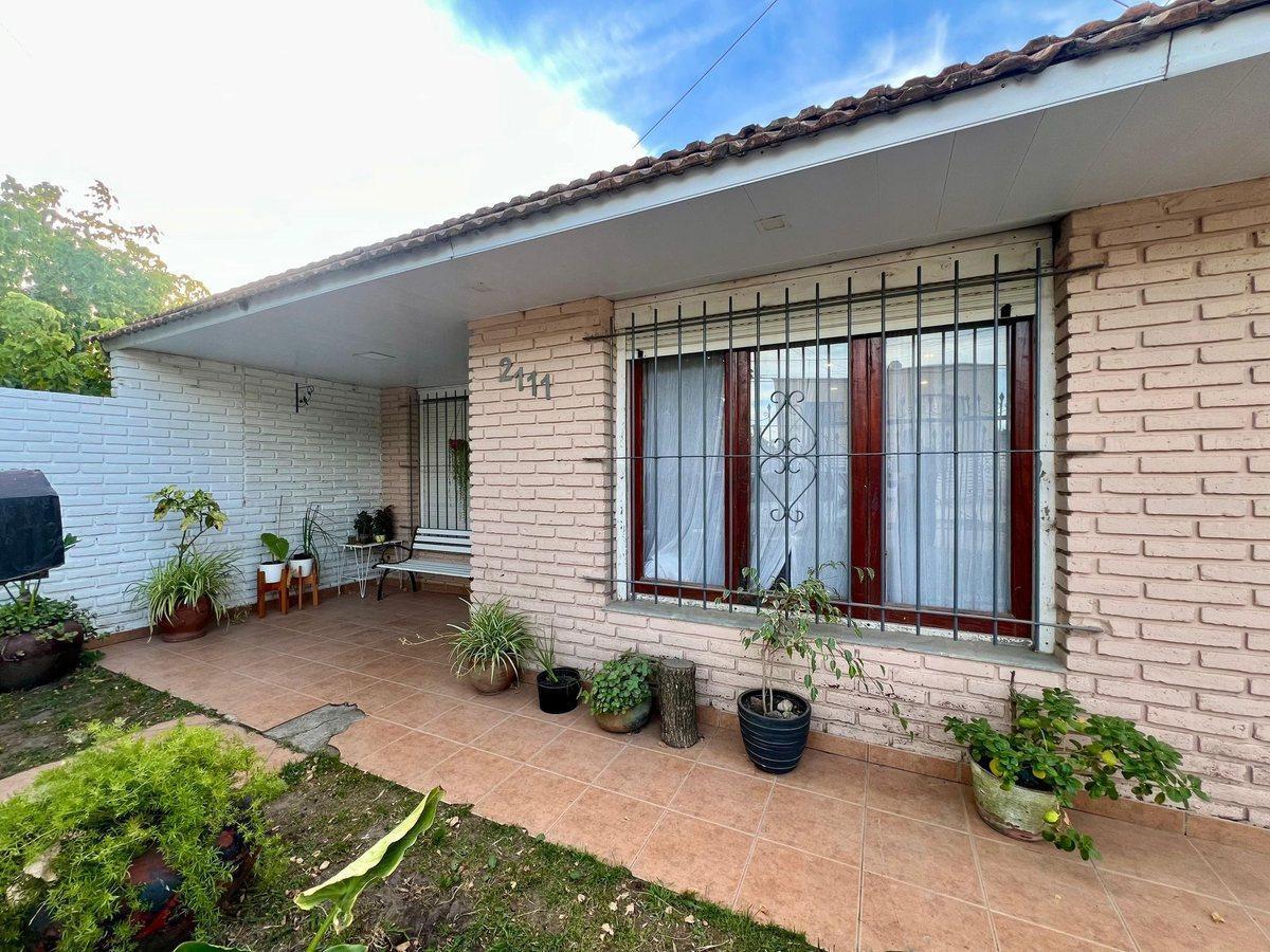 Luzuriaga 2100