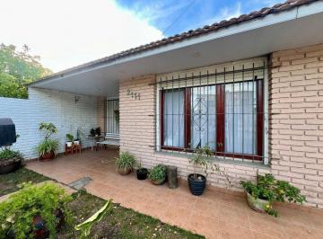 Casa · 110m² · 3 Ambientes · 2 Cocheras · Venta Casa 3 Amb Cochera Aeroparque
