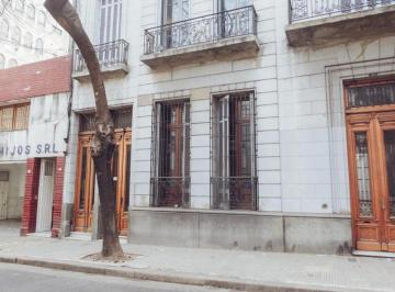 Departamento · 183m² · 9 Ambientes · Departamento con Balcon y Terraza a Reciclar en Balvanera!