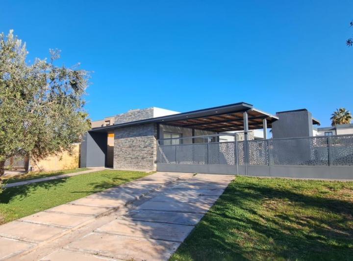 Casa · 125m² · 3 Dormitorios · 3 Cocheras