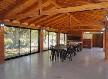 Casa · 174m² · 4 Ambientes · Vta Lote 1400 m² Quincho. Pileta. 3 Dormis. Funes