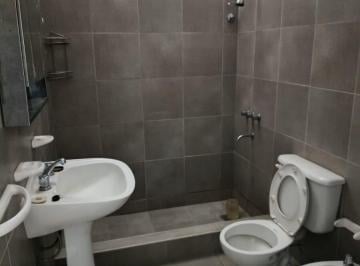 Casa · 110m² · 4 Ambientes · 1 Cochera · Alquiler Barrio Zumaran