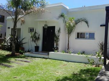 Casa · 118m² · 3 Ambientes · 2 Cocheras · Casa en Venta San Agustin