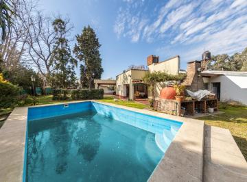 Casa · 176m² · 5 Ambientes · 2 Cocheras · Casa en Ibarlucea