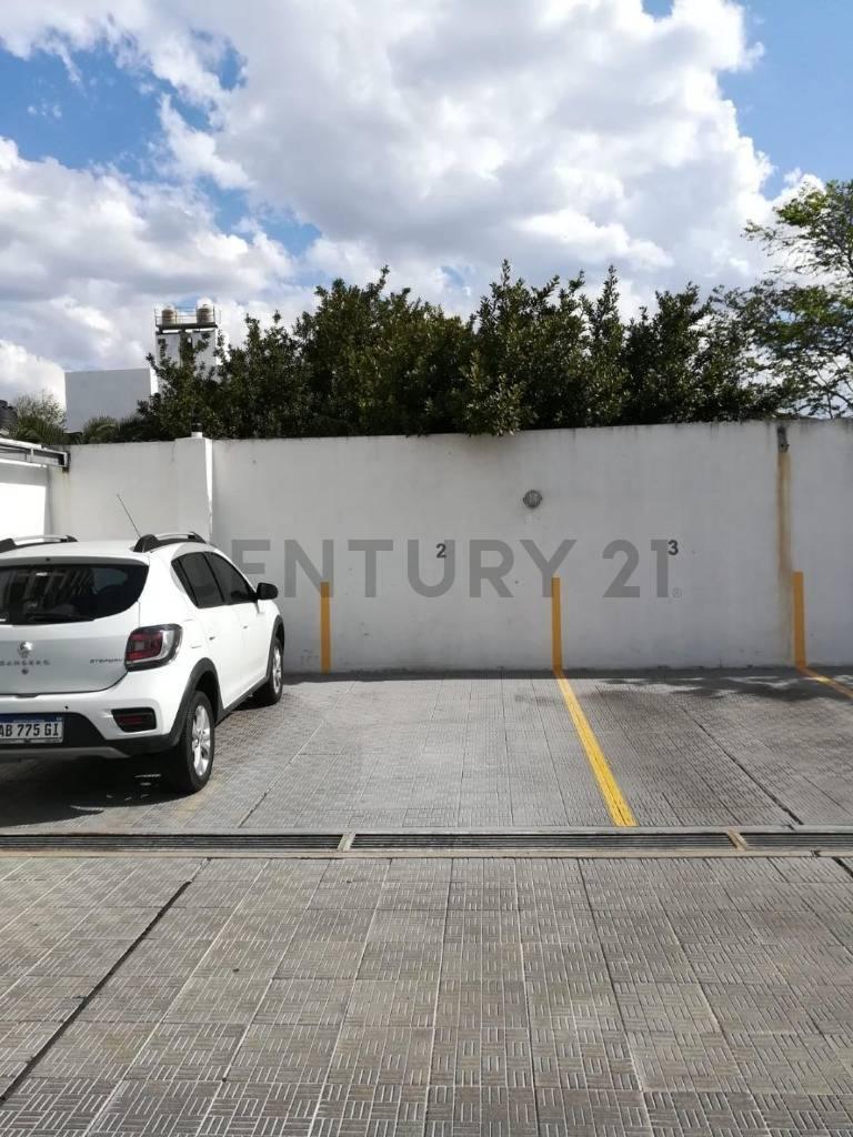 40 entre 14 y 15 . 0, La Plata, La Plata