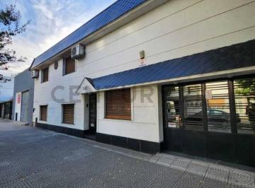 Casa · 128m² · 6 Ambientes · 1 Cochera · 65 Entre 5 y 6. Casa en PH en Venta