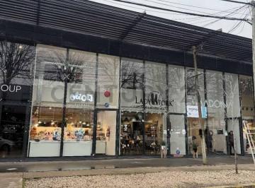 Local comercial · 109m² · 2 Ambientes · 13c Entre Cantilo y 473bis. Local en Venta