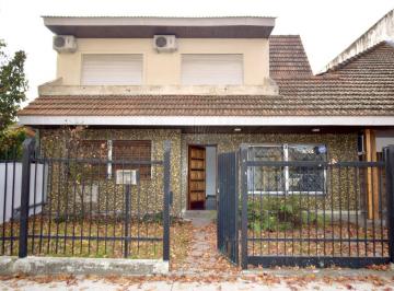 Casa · 394m² · 7 Ambientes · 3 Cocheras · Casa en S. Isi. - Vias/rolon