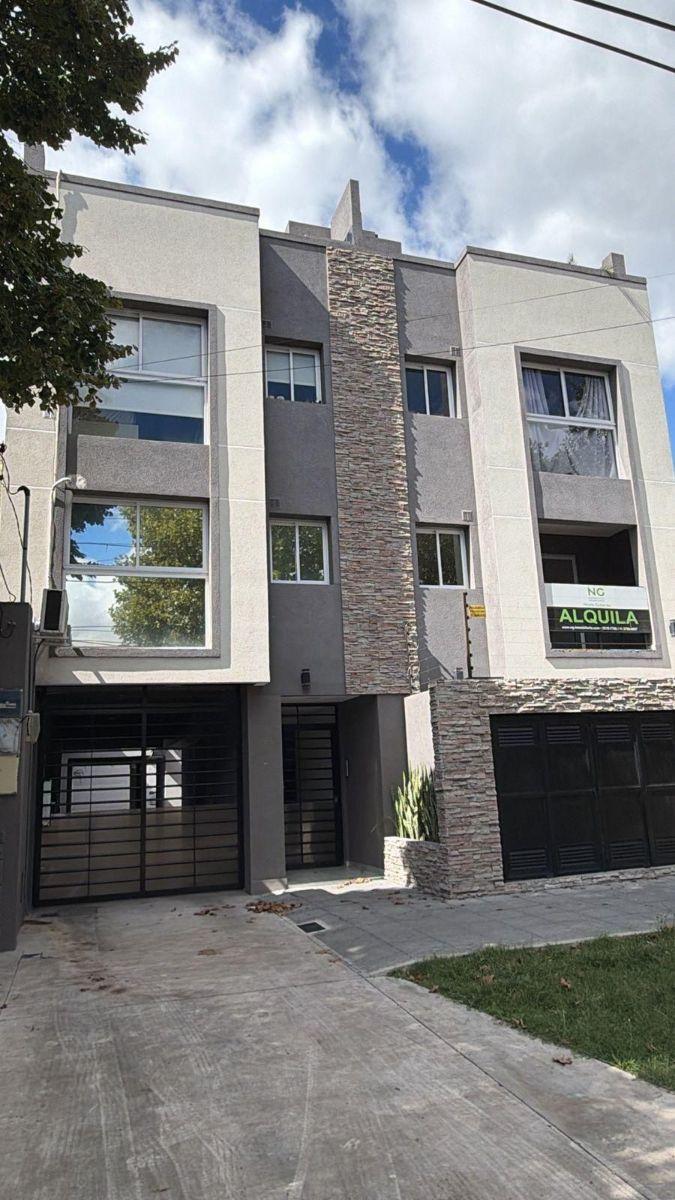 Gral. Carlos María de Alvear 800