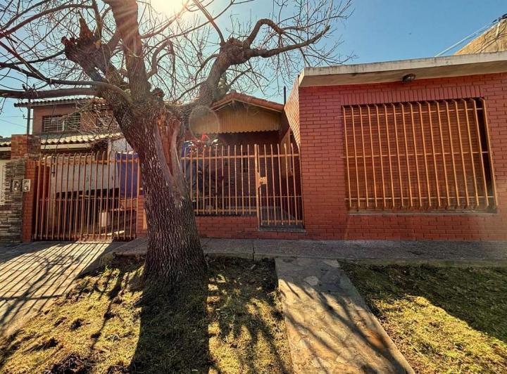 Casa · 270m² · 4 Ambientes · 1 Cochera